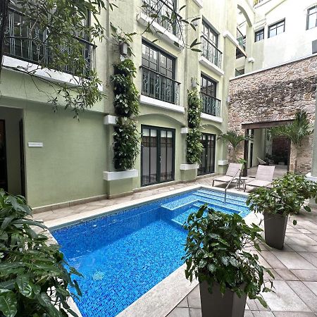 Amazinn Places Casco Viejo Billiard Table And Pool Panama City Exterior photo