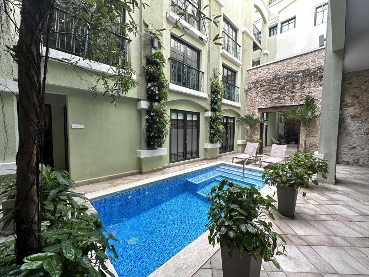 Amazinn Places Casco Viejo Billiard Table And Pool Panama City Exterior photo